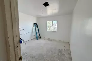 945 W Corona Ave, Phoenix, AZ 85041 - Photo 38