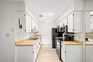 20236 N 6th Dr, Phoenix, AZ 85027 - Photo 10