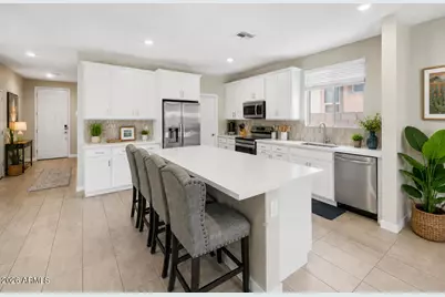 18377 W Villa Hermosa Lane, Surprise, AZ 85387 - Photo 2