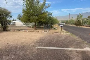 20519 E Emerald Dr, Black Canyon City, AZ 85324 - Photo 24