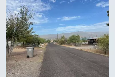 20519 E Emerald Drive, Black Canyon City, AZ 85324 - Photo 18