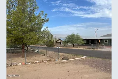 20519 E Emerald Drive, Black Canyon City, AZ 85324 - Photo 4