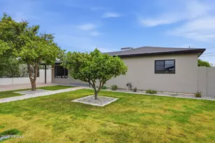 7715 E Verde Ln, Scottsdale, AZ 85251 - Photo 4