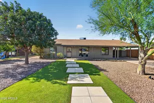 2319 E Earll Dr, Phoenix, AZ 85016 - Photo 2