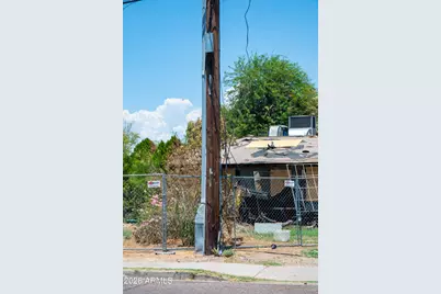 842 E Roberts Road #-, Phoenix, AZ 85022 - Photo 10