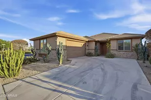 15869 W Mauna Loa Ln, Surprise, AZ 85379 - Photo 8