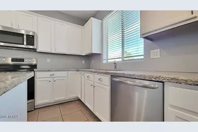 17282 W Elm Street, Surprise, AZ 85388 - Photo 6