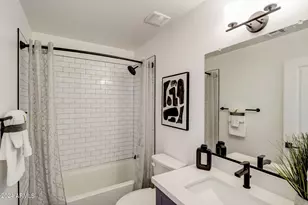 3645 E Earll Dr, Phoenix, AZ 85018 - Photo 8