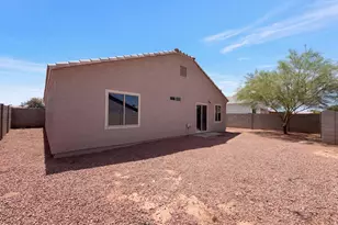 10564 W Buena Vista Dr, Arizona City, AZ 85123 - Photo 24