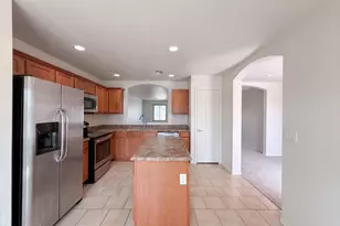 10564 W Buena Vista Dr, Arizona City, AZ 85123 - Photo 6