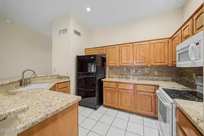9027 E Coopers Hawk Drive, Sun Lakes, AZ 85248 - Photo 8