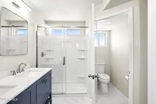 1017 W Leah Ln, Gilbert, AZ 85233 - Photo 32