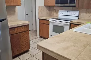 587 Charles Dr, Sierra Vista, AZ 85635 - Photo 6