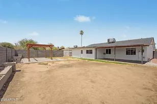 2025 W Mobile Ln, Phoenix, AZ 85041 - Photo 36