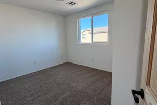 7245 S 41st Dr, Phoenix, AZ 85041 - Photo 18