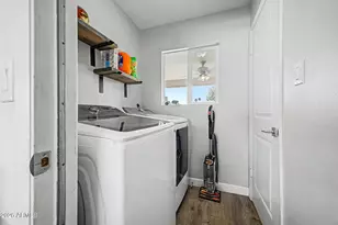 2357 W Betty Elyse Ln, Phoenix, AZ 85023 - Photo 24
