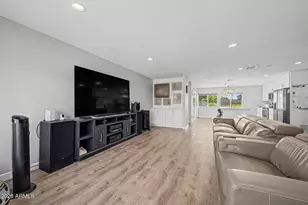 2357 W Betty Elyse Ln, Phoenix, AZ 85023 - Photo 4