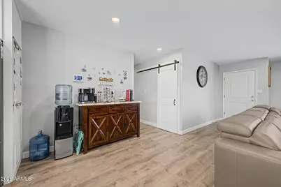 2357 W Betty Elyse Lane, Phoenix, AZ 85023 - Photo 6