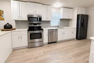 10810 N 91st Ave, Peoria, AZ 85345 - Photo 12