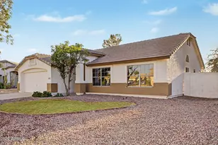576 S Moorea Dr, Gilbert, AZ 85296 - Photo 10