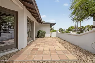 5402 E Laurel Ln, Scottsdale, AZ 85254 - Photo 8