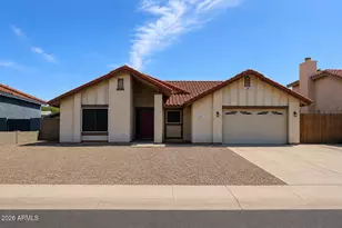 7839 W Canterbury Dr, Peoria, AZ 85345 - Photo 1