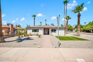 902 W Catalina Dr, Phoenix, AZ 85013 - Photo 1