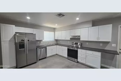 18209 N 7th Drive, Phoenix, AZ 85023 - Photo 2