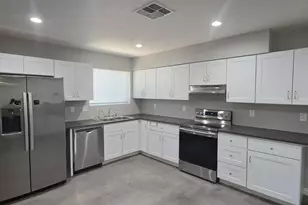 18209 N 7th Dr, Phoenix, AZ 85023 - Photo 2