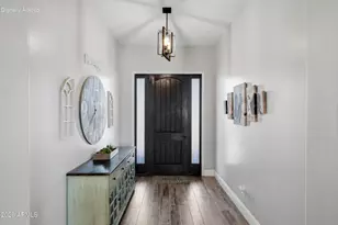 28524 N Bryce Trail, San Tan Valley, AZ 85144 - Photo 2