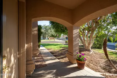 1424 E Horseshoe Avenue, Gilbert, AZ 85296 - Photo 4