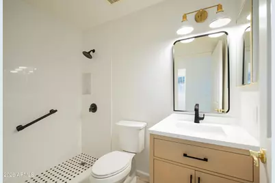 1424 E Horseshoe Avenue, Gilbert, AZ 85296 - Photo 6