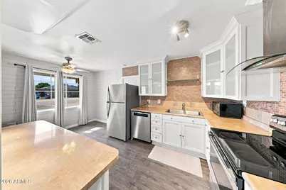 10223 N 17th Drive, Phoenix, AZ 85021 - Photo 14