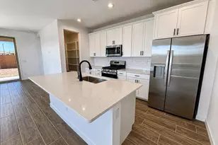 8015 W Eaton Rd, Phoenix, AZ 85035 - Photo 2