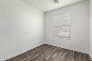 111 W Beth Dr, Phoenix, AZ 85041 - Photo 18