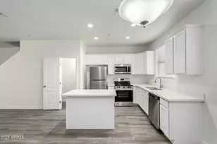 111 W Beth Dr, Phoenix, AZ 85041 - Photo 2
