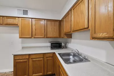 4615 N 39th Avenue #19, Phoenix, AZ 85019 - Photo 8