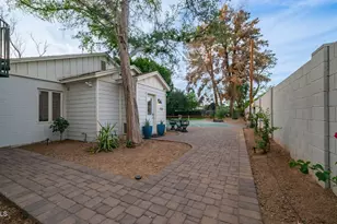 3244 E Weldon Ave, Phoenix, AZ 85018 - Photo 10