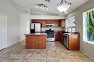 15857 W Moreland St, Goodyear, AZ 85338 - Photo 10