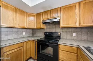 10411 N 11th Ave, Phoenix, AZ 85021 - Photo 8