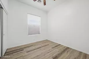 907 E Gary Ln, Phoenix, AZ 85042 - Photo 28