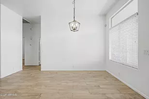907 E Gary Ln, Phoenix, AZ 85042 - Photo 10