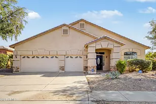 907 E Gary Ln, Phoenix, AZ 85042 - Photo 2