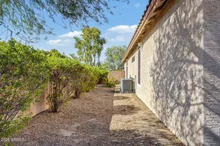 907 E Gary Ln, Phoenix, AZ 85042 - Photo 46