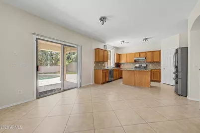 17243 W Lundberg Street, Surprise, AZ 85388 - Photo 10