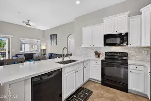 2725 E Mine Creek Rd, Phoenix, AZ 85024 - Photo 4