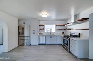 1124 W Cochise Dr, Phoenix, AZ 85021 - Photo 2