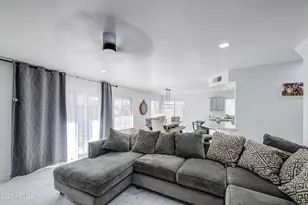 7228 S 42nd Dr, Phoenix, AZ 85041 - Photo 12
