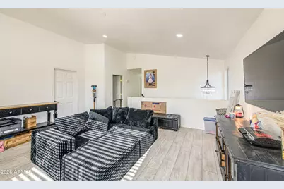 7228 S 42nd Drive, Phoenix, AZ 85041 - Photo 16