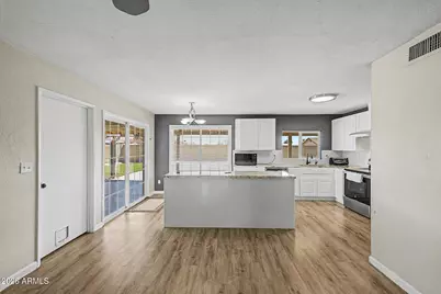 7953 W Sahuaro Drive, Peoria, AZ 85345 - Photo 10